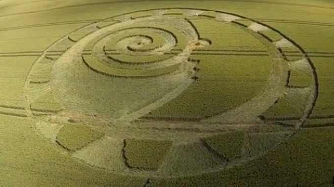 Crop-Circle-Hackpen-Hill-nr-Winterbourne-Bassett-Wiltshire-UK-compressed-680x380.jpg