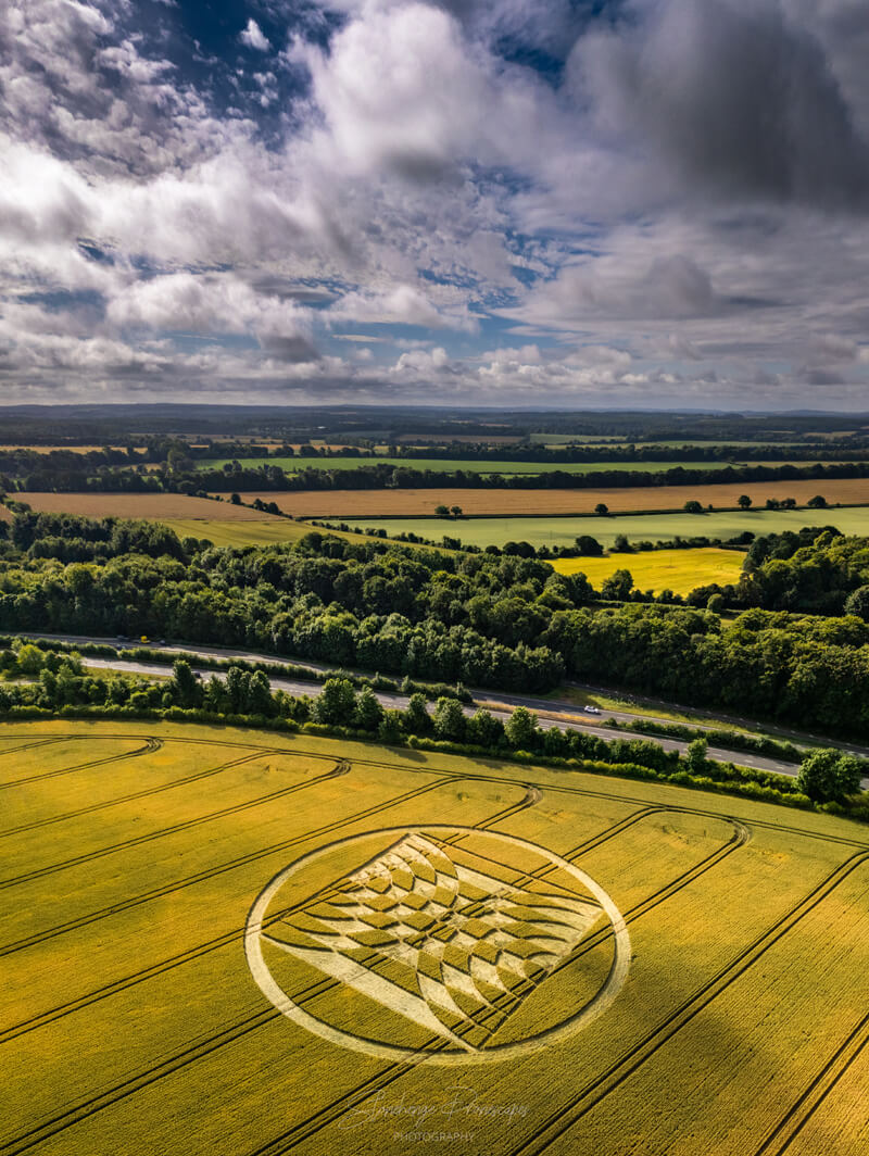 Kitelands Cropcircle with Openhand