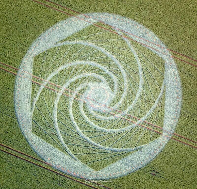 Toroidal Flow Crop Circle with Openhand