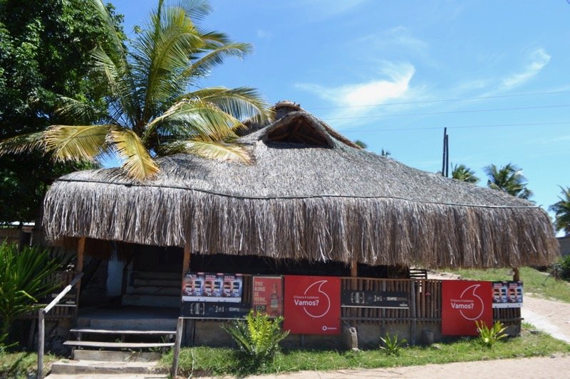 Rustic buildings - high tech can "Vamos!"