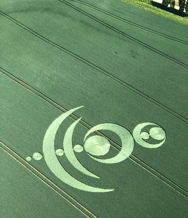 Crop circle Notre Dame - Nr Moisselles